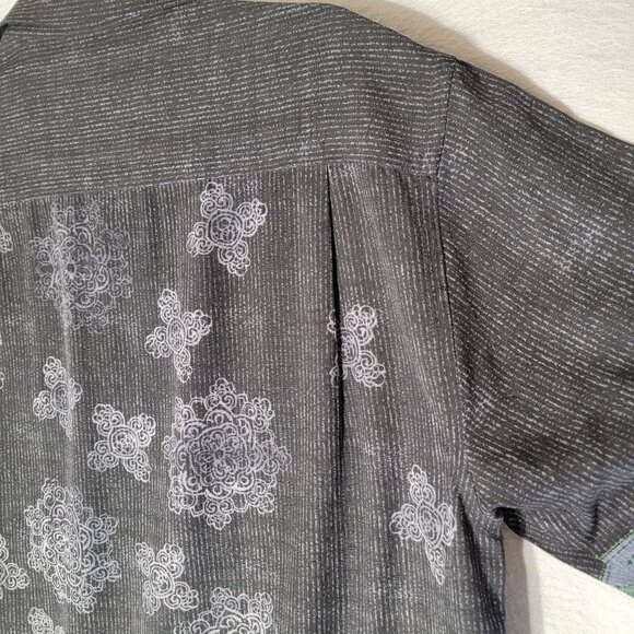 Tommy Bahama Hawaiian Silk Shirt Mens M Black Buttons Resortwear Tribal Tiki - Picture 9 of 15